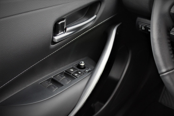 Toyota Corolla Touring Sports Hybrid Dynamic - Navigatie, Cruise, Stoelverw, Airco!