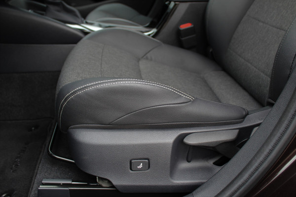 Toyota Corolla Touring Sports Hybrid Dynamic - Navigatie, Cruise, Stoelverw, Airco!