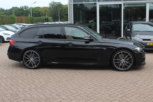BMW 3 Serie Touring 330i M Sport Edition / M Performance / Trekhaak / Panoramadak / 360Camera / Leder / 19'' / Head-up / Navigatie / Harman Kardon / Stoelverwarming / DAB / Cruise Control BMW 3 Serie Touring 330i M Sport Edition / M Performance / Trekhaak / Panoramadak / 360Camera / Leder / 19'' / Head-up / Navigatie / Harman Kardon / Stoelverwarming / DAB / Cruise Control