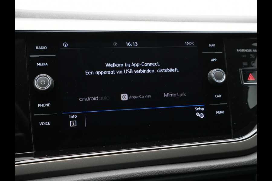 Volkswagen Polo 1.0 TSI 95pk R-Line Navigatie Carplay Acc Pdc 248