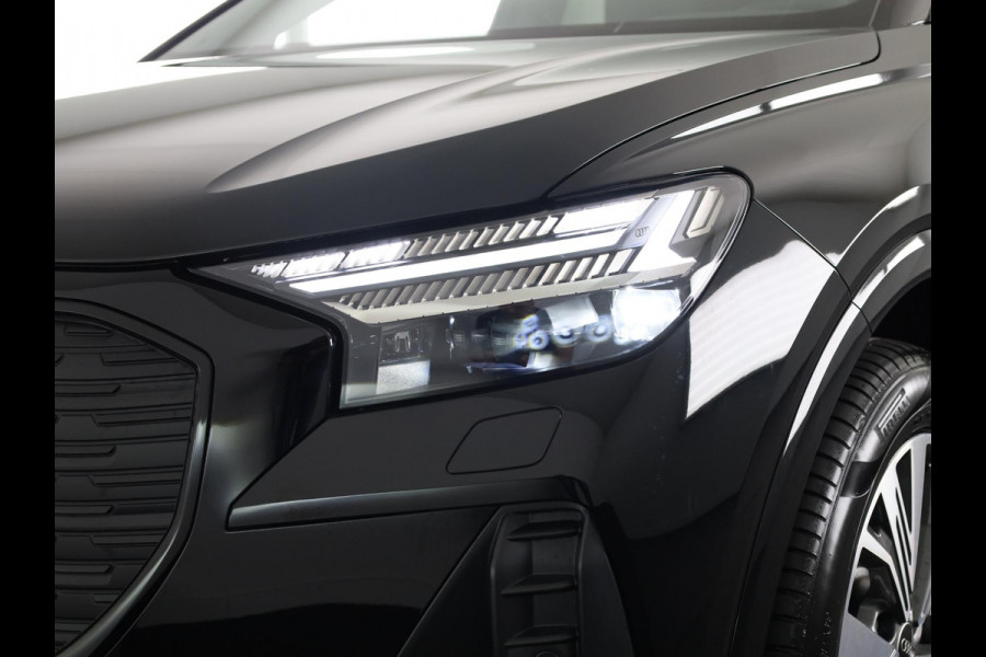 Audi Q4 e-tron 40 Advanced edition 63 kWh 204pk | Achteruitrijcamera | Assistentiepakket plus | Optiekpakket zwart plus | Privacy glas | Adaptive cruise control |