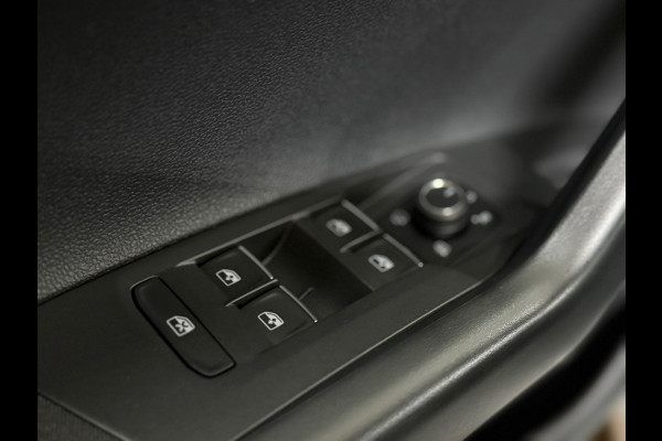 Volkswagen Polo 1.0 TSI Style | Virtual Cockpit | IQ.Light | Carplay | 17' inch | Velours