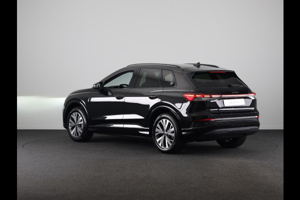 Audi Q4 e-tron 40 Advanced edition 63 kWh 204pk | Achteruitrijcamera | Assistentiepakket plus | Optiekpakket zwart plus | Privacy glas | Adaptive cruise control |