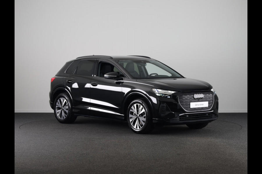 Audi Q4 e-tron 40 Advanced edition 63 kWh 204pk | Achteruitrijcamera | Assistentiepakket plus | Optiekpakket zwart plus | Privacy glas | Adaptive cruise control |