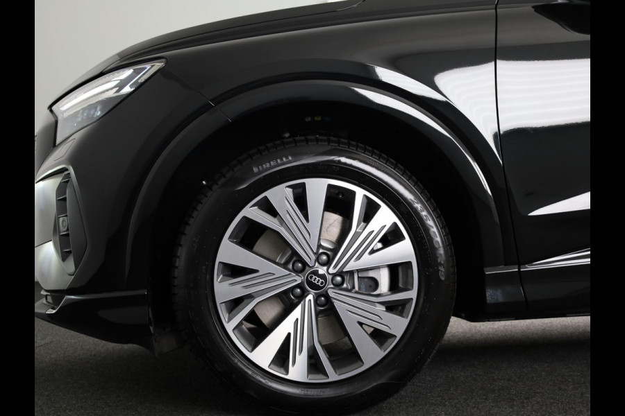 Audi Q4 e-tron 40 Advanced edition 63 kWh 204pk | Achteruitrijcamera | Assistentiepakket plus | Optiekpakket zwart plus | Privacy glas | Adaptive cruise control |