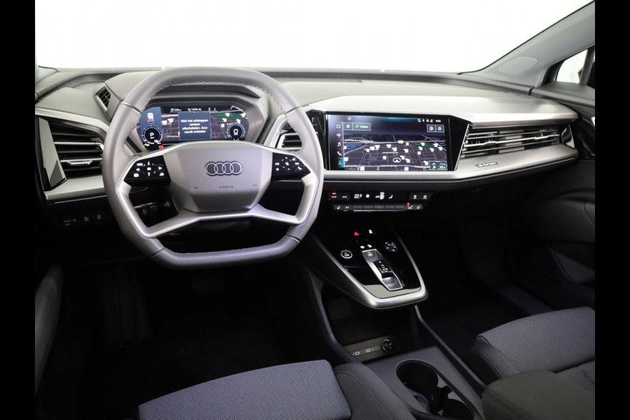 Audi Q4 e-tron 40 Advanced edition 63 kWh 204pk | Achteruitrijcamera | Assistentiepakket plus | Optiekpakket zwart plus | Privacy glas | Adaptive cruise control |