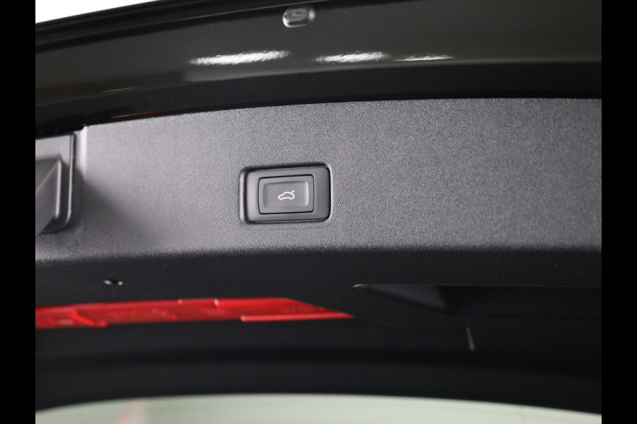 Audi Q4 e-tron 40 Advanced edition 63 kWh 204pk | Achteruitrijcamera | Assistentiepakket plus | Optiekpakket zwart plus | Privacy glas | Adaptive cruise control |