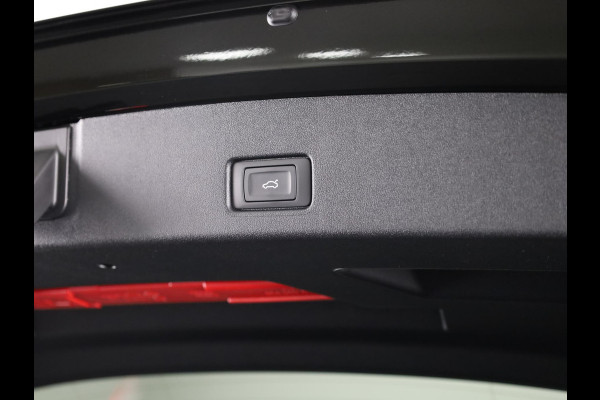 Audi Q4 e-tron 40 Advanced edition 63 kWh 204pk | Achteruitrijcamera | Assistentiepakket plus | Optiekpakket zwart plus | Privacy glas | Adaptive cruise control |