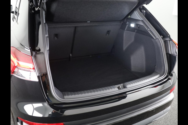 Audi Q4 e-tron 40 Advanced edition 63 kWh 204pk | Achteruitrijcamera | Assistentiepakket plus | Optiekpakket zwart plus | Privacy glas | Adaptive cruise control |