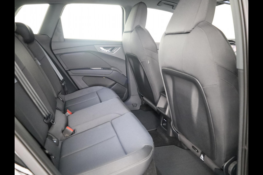 Audi Q4 e-tron 40 Advanced edition 63 kWh 204pk | Achteruitrijcamera | Assistentiepakket plus | Optiekpakket zwart plus | Privacy glas | Adaptive cruise control |