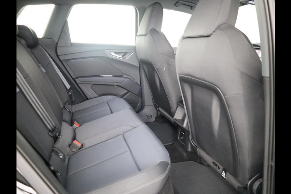 Audi Q4 e-tron 40 Advanced edition 63 kWh 204pk | Achteruitrijcamera | Assistentiepakket plus | Optiekpakket zwart plus | Privacy glas | Adaptive cruise control |