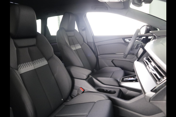 Audi Q4 e-tron 40 Advanced edition 63 kWh 204pk | Achteruitrijcamera | Assistentiepakket plus | Optiekpakket zwart plus | Privacy glas | Adaptive cruise control |