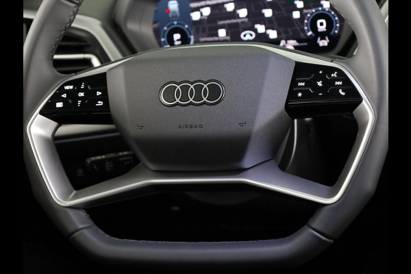 Audi Q4 e-tron 40 Advanced edition 63 kWh 204pk | Achteruitrijcamera | Assistentiepakket plus | Optiekpakket zwart plus | Privacy glas | Adaptive cruise control |