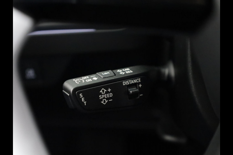 Audi Q4 e-tron 40 Advanced edition 63 kWh 204pk | Achteruitrijcamera | Assistentiepakket plus | Optiekpakket zwart plus | Privacy glas | Adaptive cruise control |