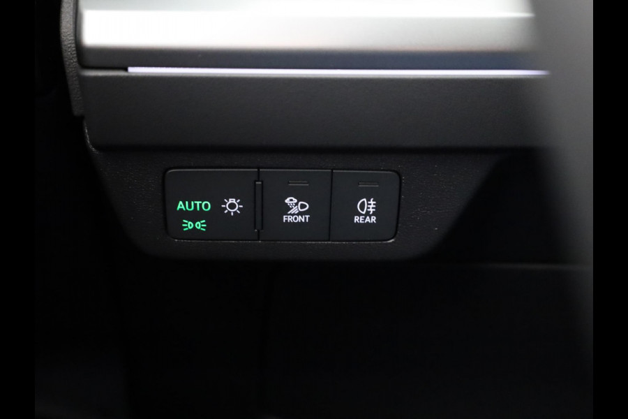Audi Q4 e-tron 40 Advanced edition 63 kWh 204pk | Achteruitrijcamera | Assistentiepakket plus | Optiekpakket zwart plus | Privacy glas | Adaptive cruise control |