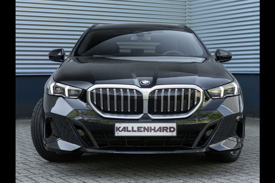 BMW 5 Serie Touring 520i M-Sport - Driving + Parking Ass Plus - Head-Up - Adaptive LED