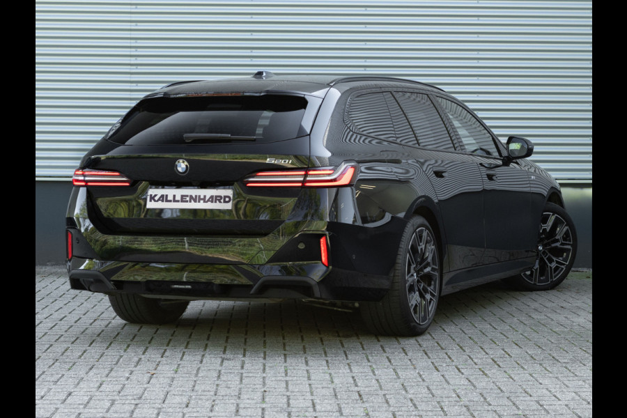 BMW 5 Serie Touring 520i M-Sport - Driving + Parking Ass Plus - Head-Up - Adaptive LED