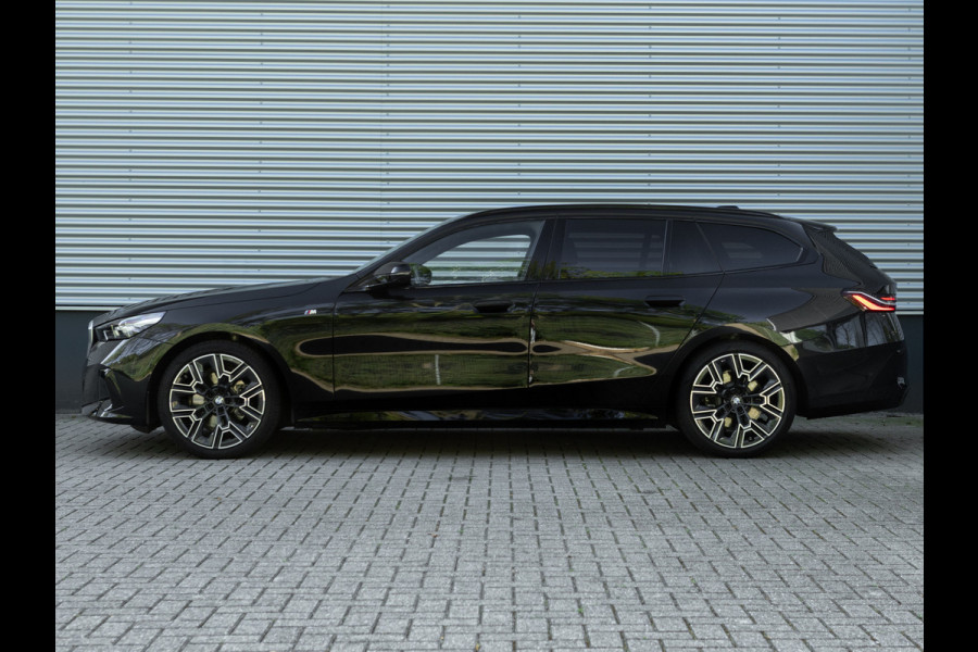 BMW 5 Serie Touring 520i M-Sport - Driving + Parking Ass Plus - Head-Up - Adaptive LED