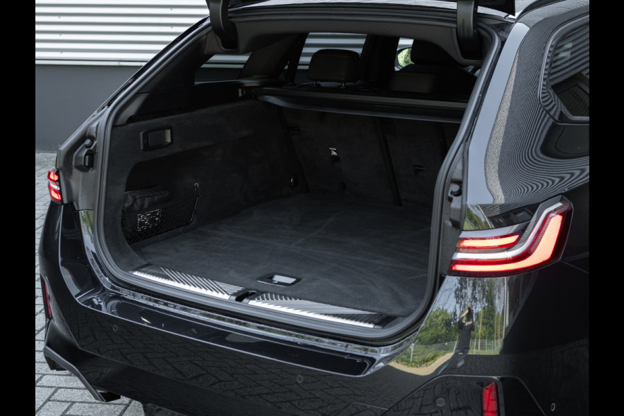 BMW 5 Serie Touring 520i M-Sport - Driving + Parking Ass Plus - Head-Up - Adaptive LED