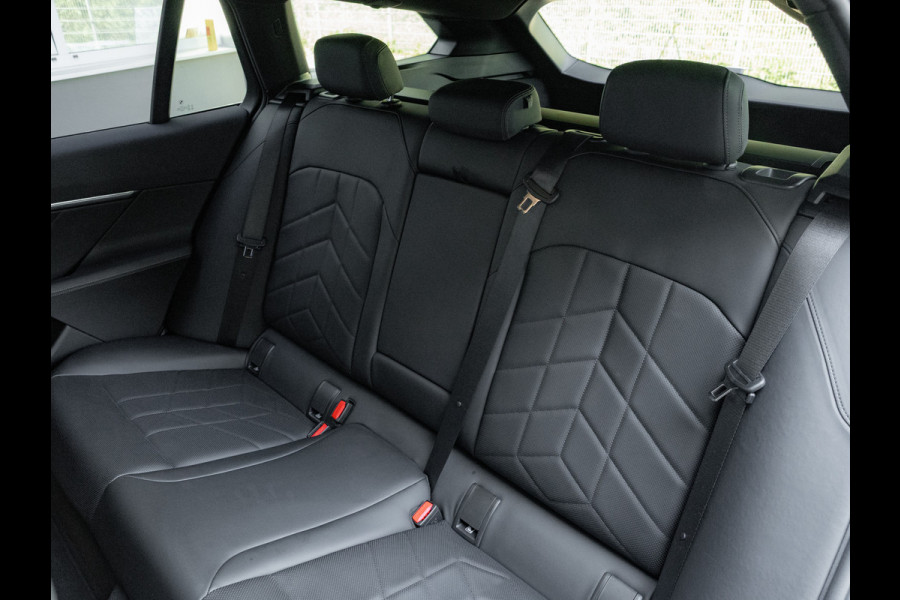 BMW 5 Serie Touring 520i M-Sport - Driving + Parking Ass Plus - Head-Up - Adaptive LED