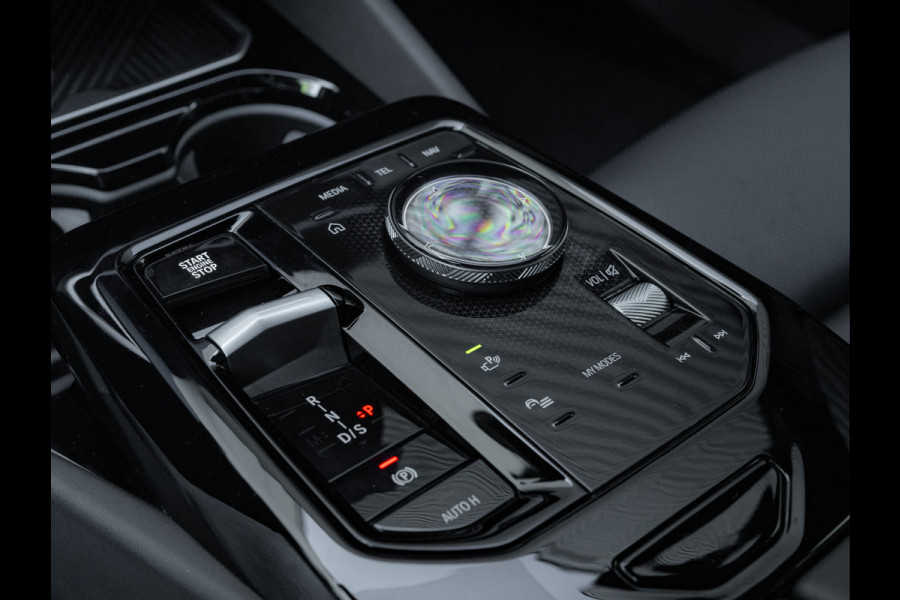 BMW 5 Serie Touring 520i M-Sport - Driving + Parking Ass Plus - Head-Up - Adaptive LED