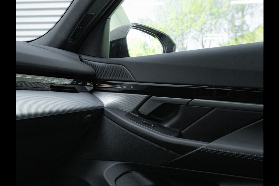 BMW 5 Serie Touring 520i M-Sport - Driving + Parking Ass Plus - Head-Up - Adaptive LED