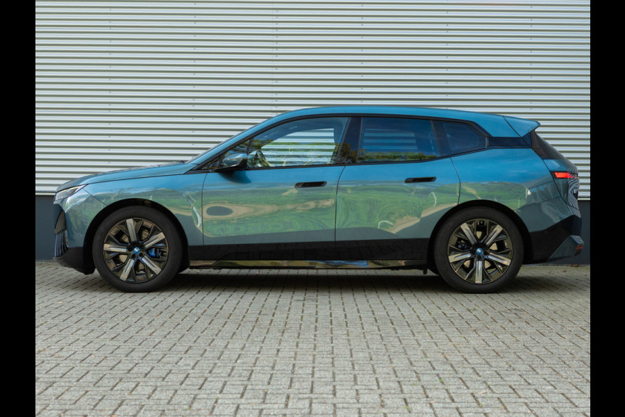 BMW iX xDrive40 - Sportpakket - Pano - Harman Kardon - Stoelventilatie - Driving Ass Prof BMW iX xDrive40 - Sportpakket - Pano - Harman Kardon - Stoelventilatie - Driving Ass Prof