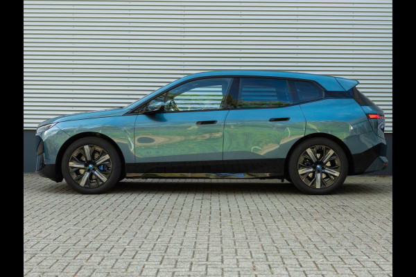 BMW iX xDrive40 - Sportpakket - Pano - Harman Kardon - Stoelventilatie - Driving Ass Prof BMW iX xDrive40 - Sportpakket - Pano - Harman Kardon - Stoelventilatie - Driving Ass Prof