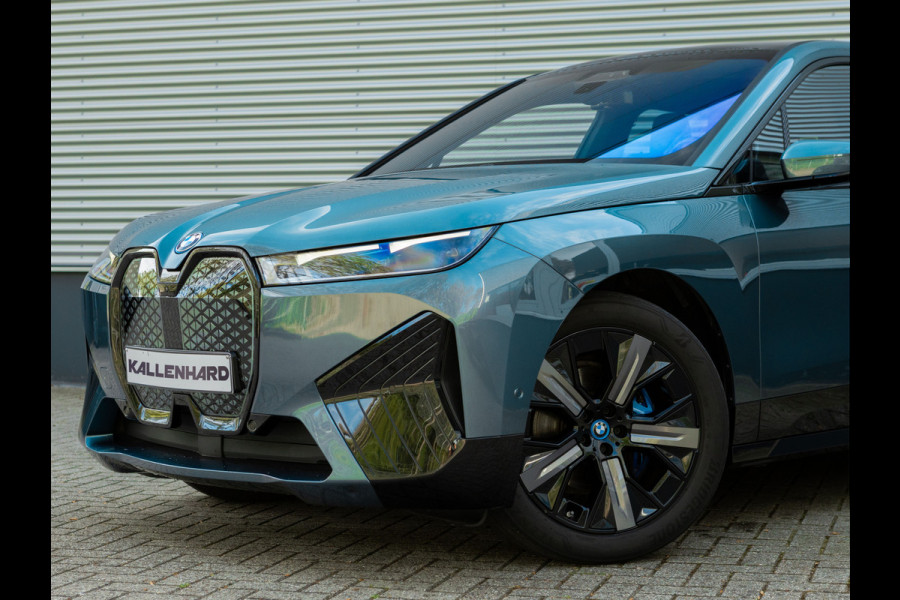 BMW iX xDrive40 - Sportpakket - Pano - Harman Kardon - Stoelventilatie - Driving Ass Prof BMW iX xDrive40 - Sportpakket - Pano - Harman Kardon - Stoelventilatie - Driving Ass Prof