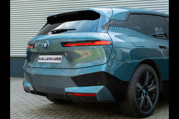 BMW iX xDrive40 - Sportpakket - Pano - Harman Kardon - Stoelventilatie - Driving Ass Prof BMW iX xDrive40 - Sportpakket - Pano - Harman Kardon - Stoelventilatie - Driving Ass Prof