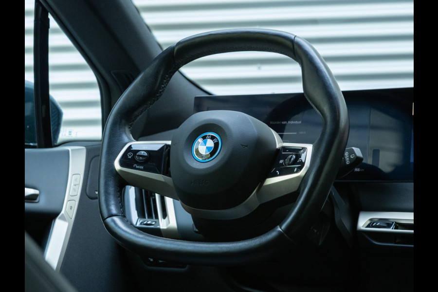 BMW iX xDrive40 - Sportpakket - Pano - Harman Kardon - Stoelventilatie - Driving Ass Prof BMW iX xDrive40 - Sportpakket - Pano - Harman Kardon - Stoelventilatie - Driving Ass Prof
