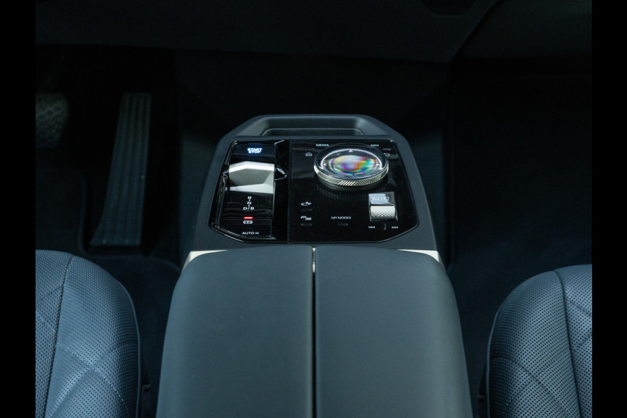 BMW iX xDrive40 - Sportpakket - Pano - Harman Kardon - Stoelventilatie - Driving Ass Prof BMW iX xDrive40 - Sportpakket - Pano - Harman Kardon - Stoelventilatie - Driving Ass Prof