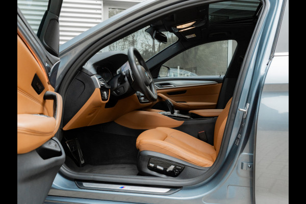 BMW 5 Serie Touring 530i M-Sport - Pano - Trekhaak - Comfortzetels - Driving + Parking Ass Plus - Hifi