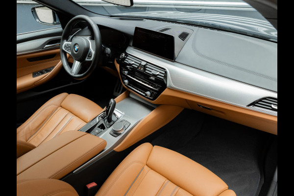 BMW 5 Serie Touring 530i M-Sport - Pano - Trekhaak - Comfortzetels - Driving + Parking Ass Plus - Hifi