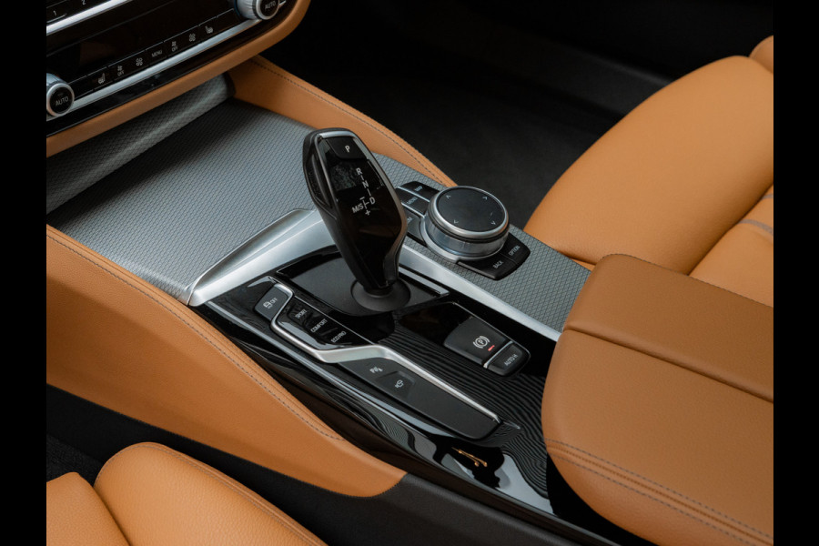 BMW 5 Serie Touring 530i M-Sport - Pano - Trekhaak - Comfortzetels - Driving + Parking Ass Plus - Hifi