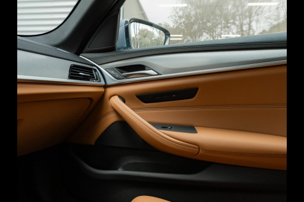 BMW 5 Serie Touring 530i M-Sport - Pano - Trekhaak - Comfortzetels - Driving + Parking Ass Plus - Hifi