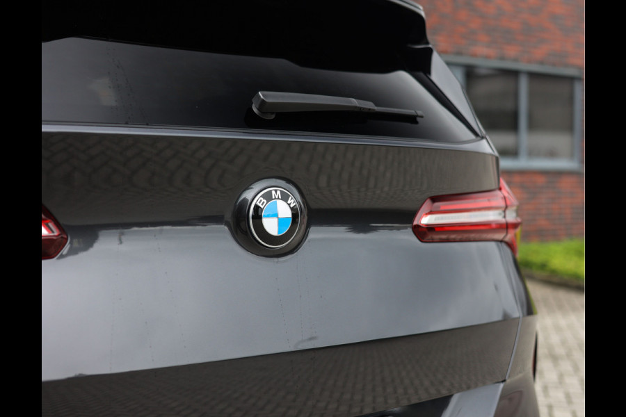 BMW X3 30e xDrive | Pano - HUD - Trekhaak
