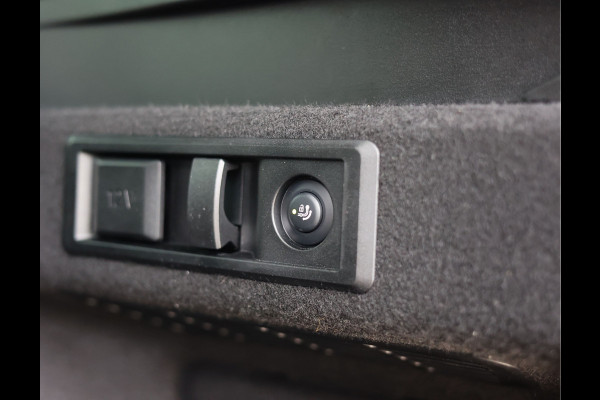 BMW X3 30e xDrive | Pano - HUD - Trekhaak