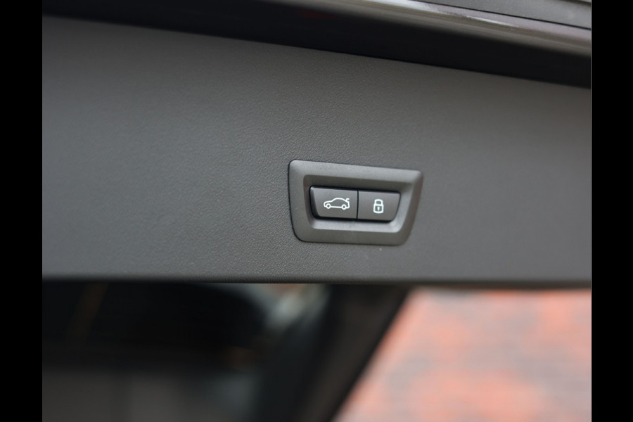 BMW X3 30e xDrive | Pano - HUD - Trekhaak