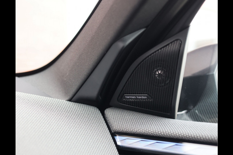 BMW X3 30e xDrive | Pano - HUD - Trekhaak
