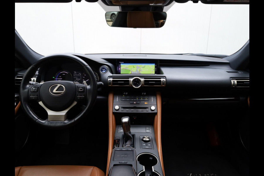 Lexus RC 300h Luxury Line | Mark Levinson | Schuifdak | Stoelventilatie
