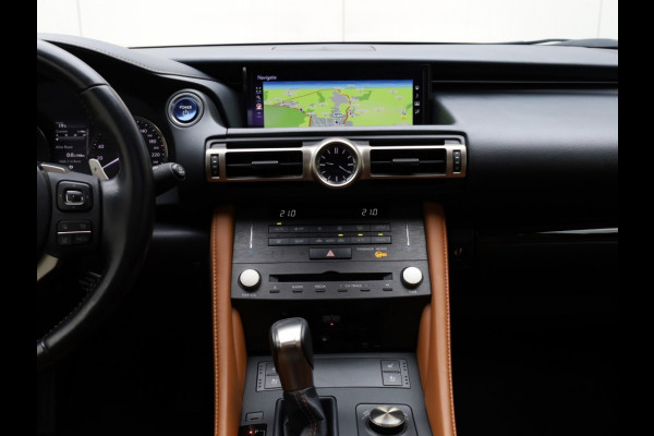 Lexus RC 300h Luxury Line | Mark Levinson | Schuifdak | Stoelventilatie