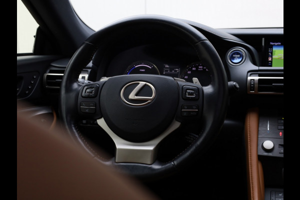 Lexus RC 300h Luxury Line | Mark Levinson | Schuifdak | Stoelventilatie