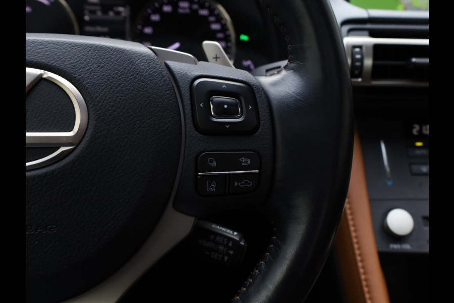 Lexus RC 300h Luxury Line | Mark Levinson | Schuifdak | Stoelventilatie