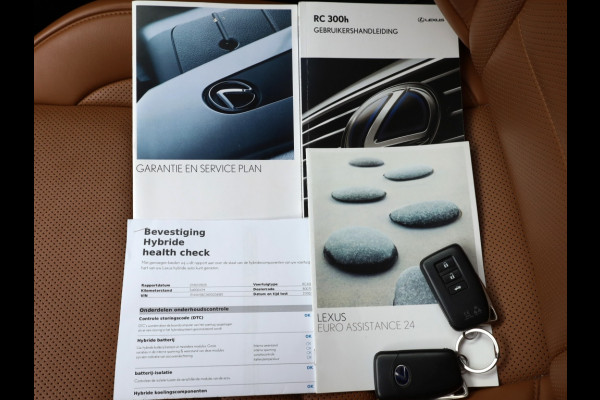 Lexus RC 300h Luxury Line | Mark Levinson | Schuifdak | Stoelventilatie
