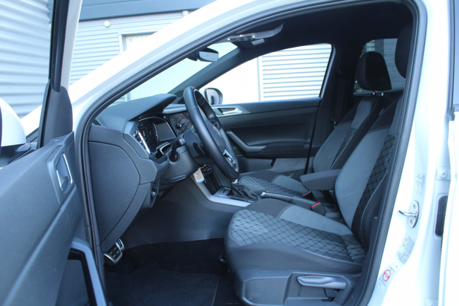 Volkswagen Taigo 1.5 TSI 150pk R-Line DSG7 Clima Cruise Carplay Camera Dig. Cockpit 17"LMV Trekhaak 1200kg