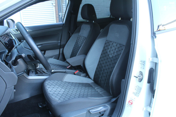 Volkswagen Taigo 1.5 TSI 150pk R-Line DSG7 Clima Cruise Carplay Camera Dig. Cockpit 17"LMV Trekhaak 1200kg