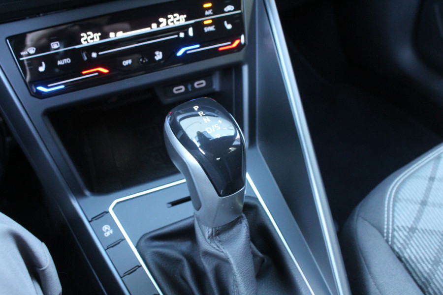 Volkswagen Taigo 1.5 TSI 150pk R-Line DSG7 Clima Cruise Carplay Camera Dig. Cockpit 17"LMV Trekhaak 1200kg