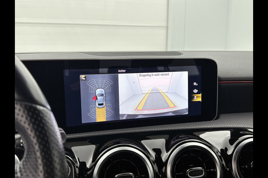 Mercedes-Benz A-Klasse 180 AMG-Line Premium Plus(Dealer OnderH, Camera,Navi, Parkeerhulp V+A, Lane assist, Cruise Con, Etc)