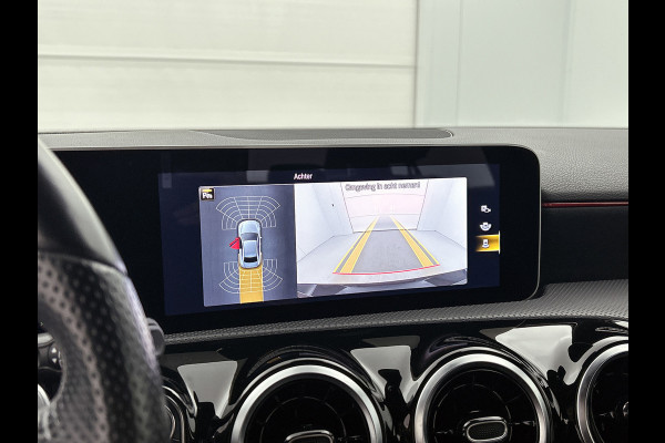 Mercedes-Benz A-Klasse 180 AMG-Line Premium Plus(Dealer OnderH, Camera,Navi, Parkeerhulp V+A, Lane assist, Cruise Con, Etc)